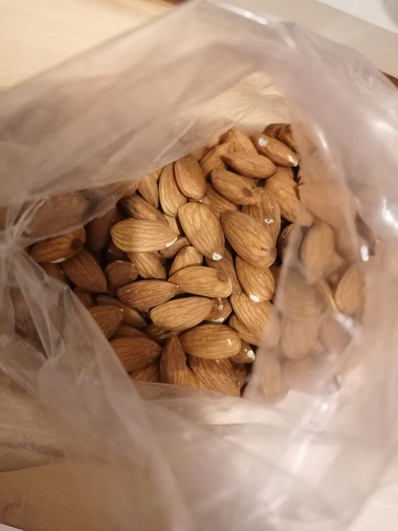 Mandulabél