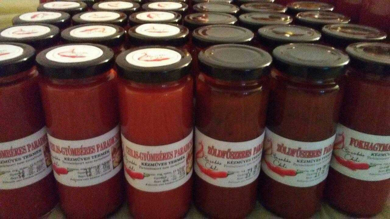 Ízesített paradicsom italok.