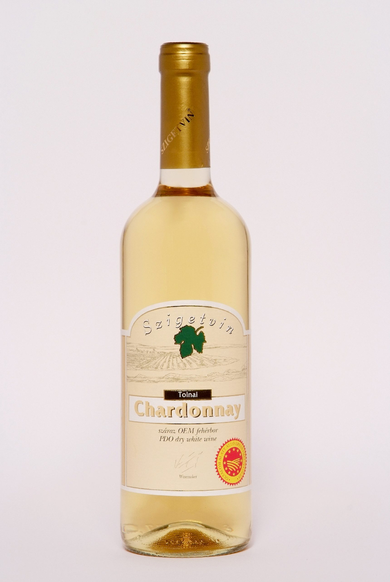 Tolnai Chardonnay száraz OEM (oltalom alatt álló eredetmegjelölésű) fehérbor