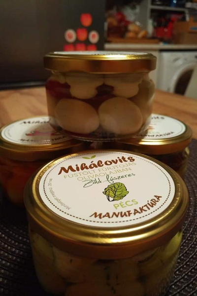 OLÍVAOLAJOS FÜSTÖLT FÜRJTOJÁS ZÖLDFŰSZERES