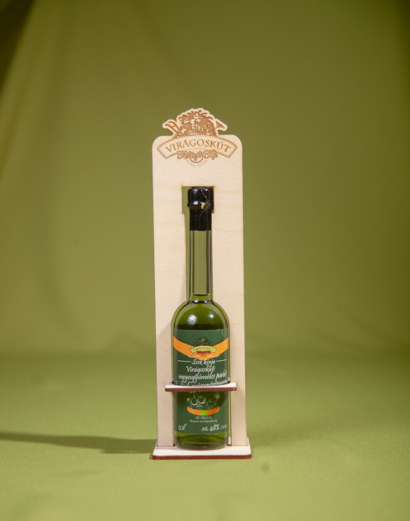 Szík kínja -Virágoskúti bio vegyesgyümölcs párlat kertünk gyógyfüveivel- 100ml 48%, dísztartóban