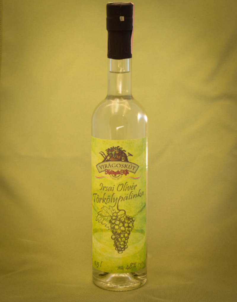 Irsai Olivér törkölypálinka 500ml 48%, díszdobozban